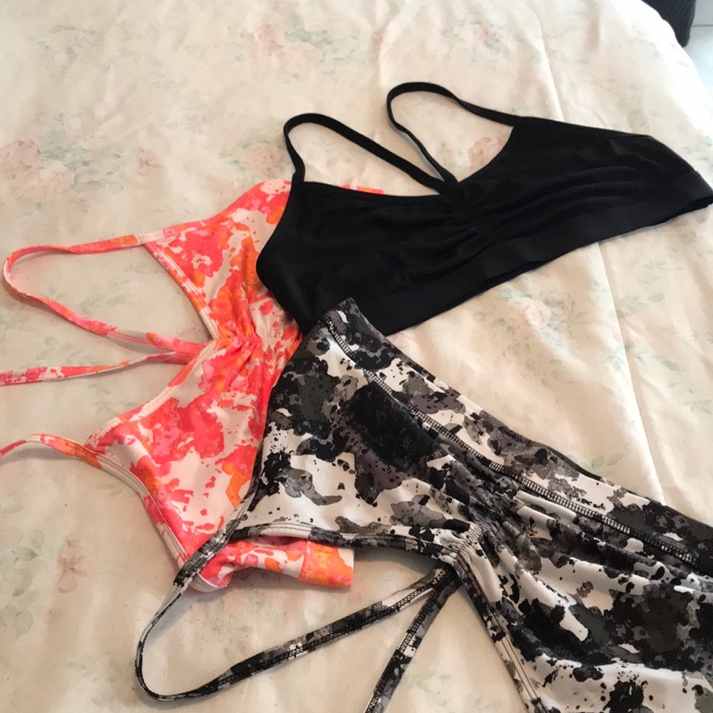 Bundle Old Navy Active light support sports bra.